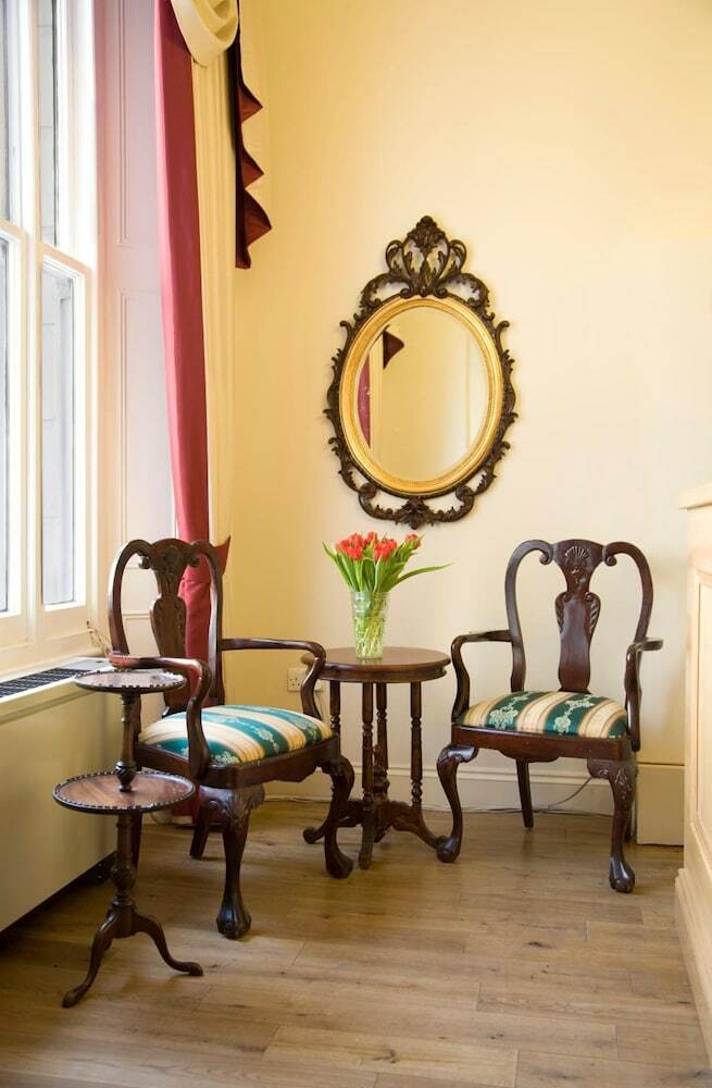 Rose Park Hotel