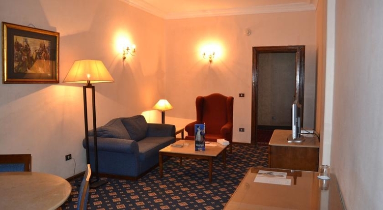 Hotel Om Kolthoom