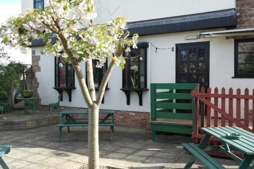 Hostal The Crown Lodge & Restaurant