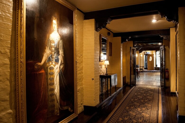 Bull Hotel