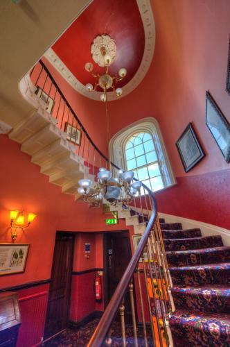 Hotel The Elms Inn By Good Night Inns