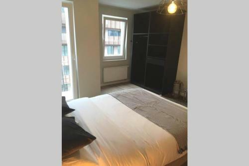 Apartamento Modern 4 Beds In Convenient Location, Free Parking