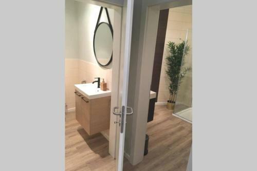 Apartamento Modern 4 Beds In Convenient Location, Free Parking