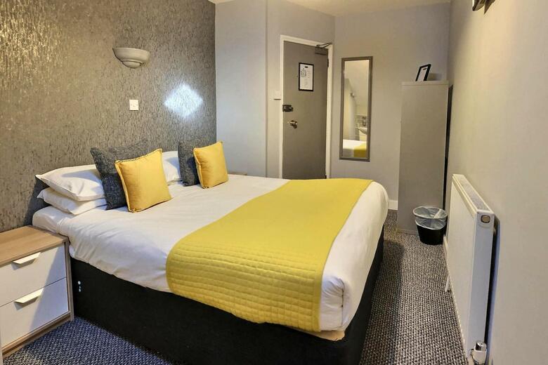 Hostal Chelsea Hotel