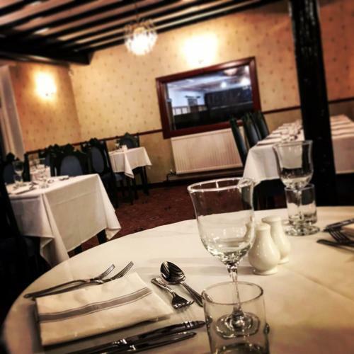 Hostal Kings Arms Hotel