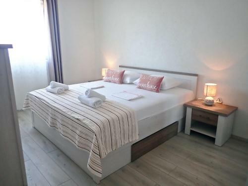 Apartment Jela At The Seafront