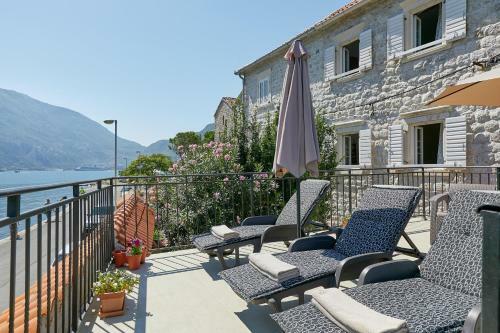 Hostal Mediterranean Holiday House & Apartments