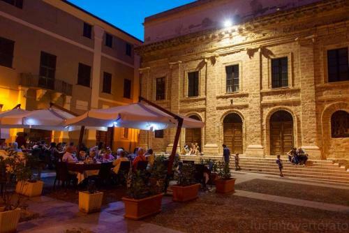 Apartamento Emerald, Stylish Home! In Centro, Tranquillo, 100 Metri Al Mare! Alghero