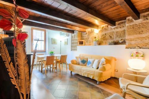 Apartamento Emerald, Stylish Home! In Centro, Tranquillo, 100 Metri Al Mare! Alghero