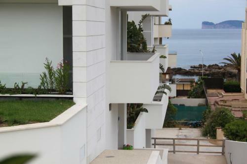 Calabona's Promenade Apartment