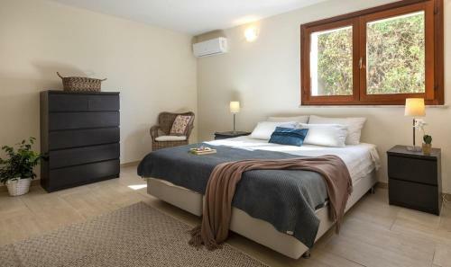 Villa Verde Con Piscina Indipendente Con 5 Camere E 4 Bagni