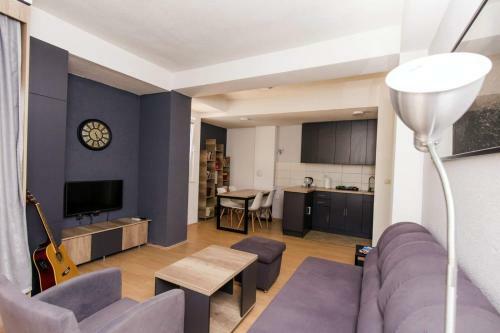 Oz Apartments