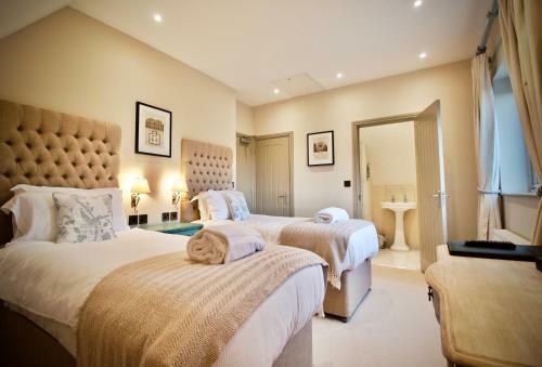 Hotel Blacknest Golf And Country Club