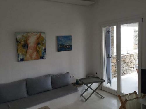Beautiful Villa In Mykonos With Shared Swimming Pool