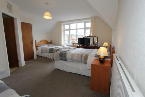 Hostal West Point Hotel