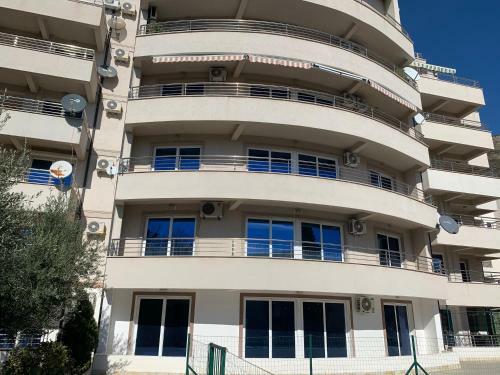 Sunday Apartment Petrovac