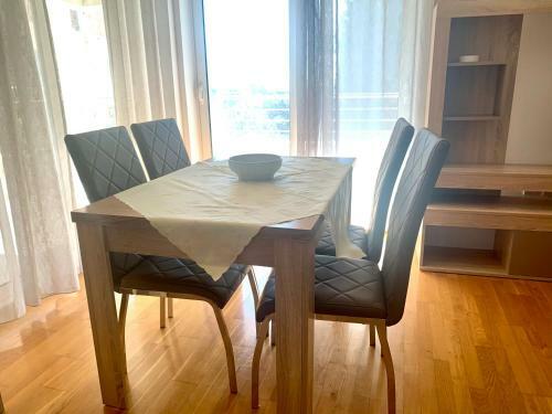 Sunday Apartment Petrovac