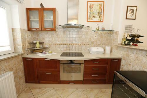 Apartment Bojan With Terrace And Sea View
