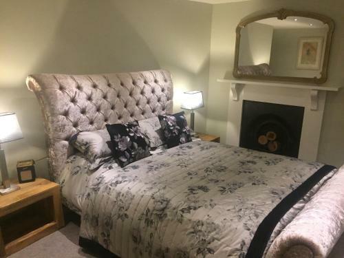 Hostal Worralls Grove Farm House Bed & Breakfast