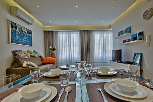 Bright And Central 2 Bedroom Apartment In Sliema
