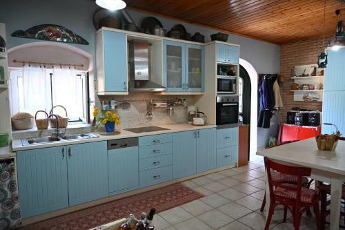 Kalavrita Winter Retreat - Homely Spacious Chalet