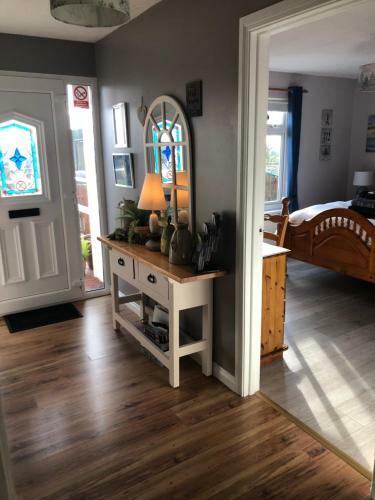 Moneydarragh Cottage With Uninterrupted Mountain And Sea Views