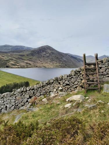 Moneydarragh Cottage With Uninterrupted Mountain And Sea Views
