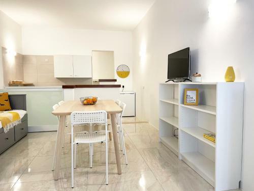 Ground Floor Central Valletta Home With Own Entrance