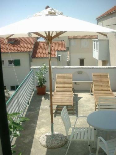 Apartment Cukarin A2 Bol-center, Croatia