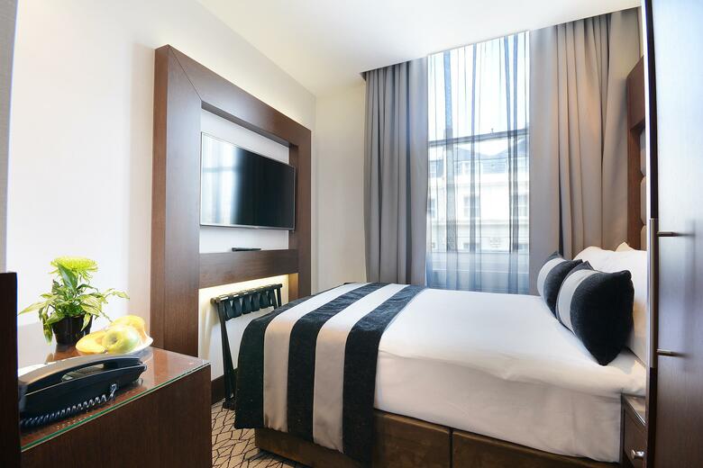 Hotel Park Grand Paddington Court
