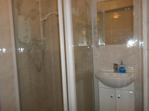 Hostal Atini Guest House