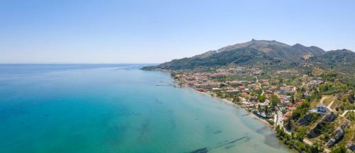 Venetico Beachfront Apartments - Sea View Apartment