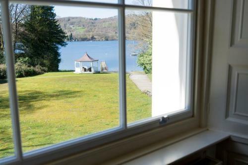 Storrs Hall Hotel