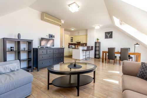 Gozsdu Court Premier Apartment