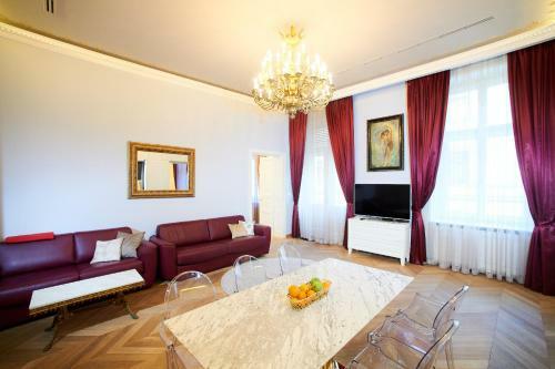 Apartamento Count Zrinyi Luxourious Residence