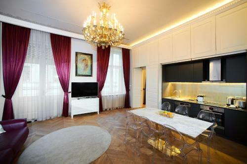 Apartamento Count Zrinyi Luxourious Residence