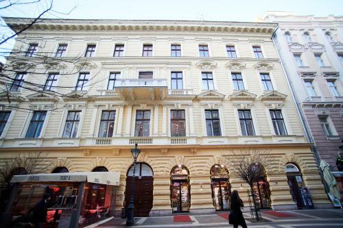 Apartamento Count Zrinyi Luxourious Residence