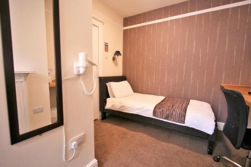 Hostal Central Hotel