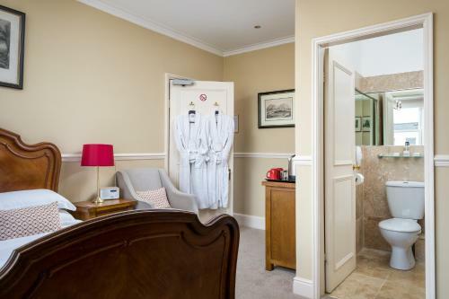 Hostal Bentons Guest House