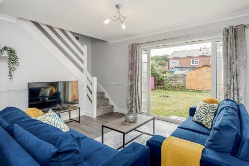 Ascot, Pet Friendly, Detached 4 Bed House, Free Parking