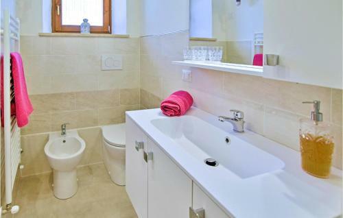 Awesome Apartment In Arezzo With 1 Bedrooms