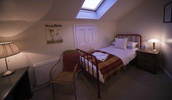 Hostal Amadeus Guest House