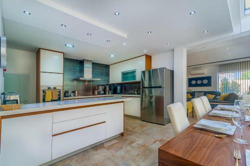 Villa Acqua-jacuzzi-heatable Pool-sauna-gym-snooker