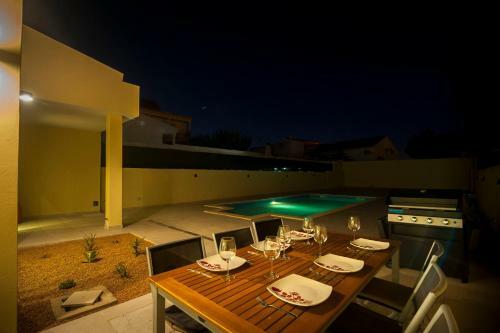 Villa Acqua-jacuzzi-heatable Pool-sauna-gym-snooker