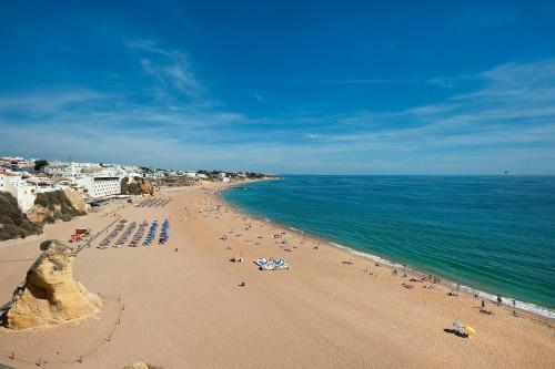 Apartment Coelha Beach - Pool - Free Wi-fi - Air Con