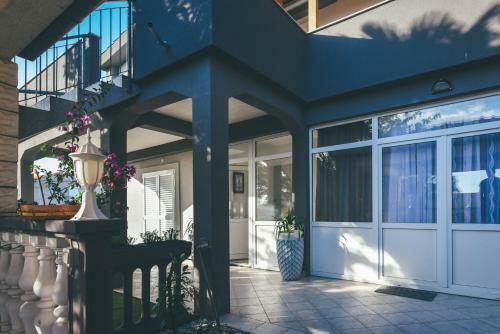 Villa Holiday Home Stri?nja W/ Sea View