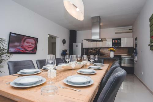 Villa Holiday Home Stri?nja W/ Sea View