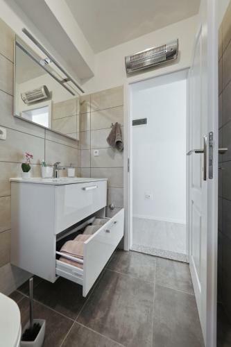 Holiday Home Hrast