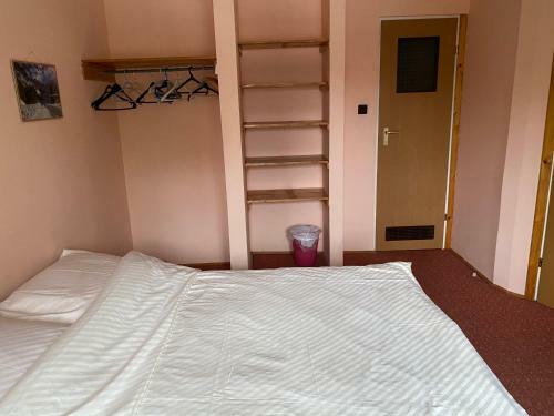 Bed & Breakfast Pokoje Go?cinne Pod Jaworem