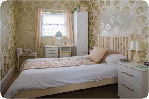 Hostal The Cherry Tree Guest House